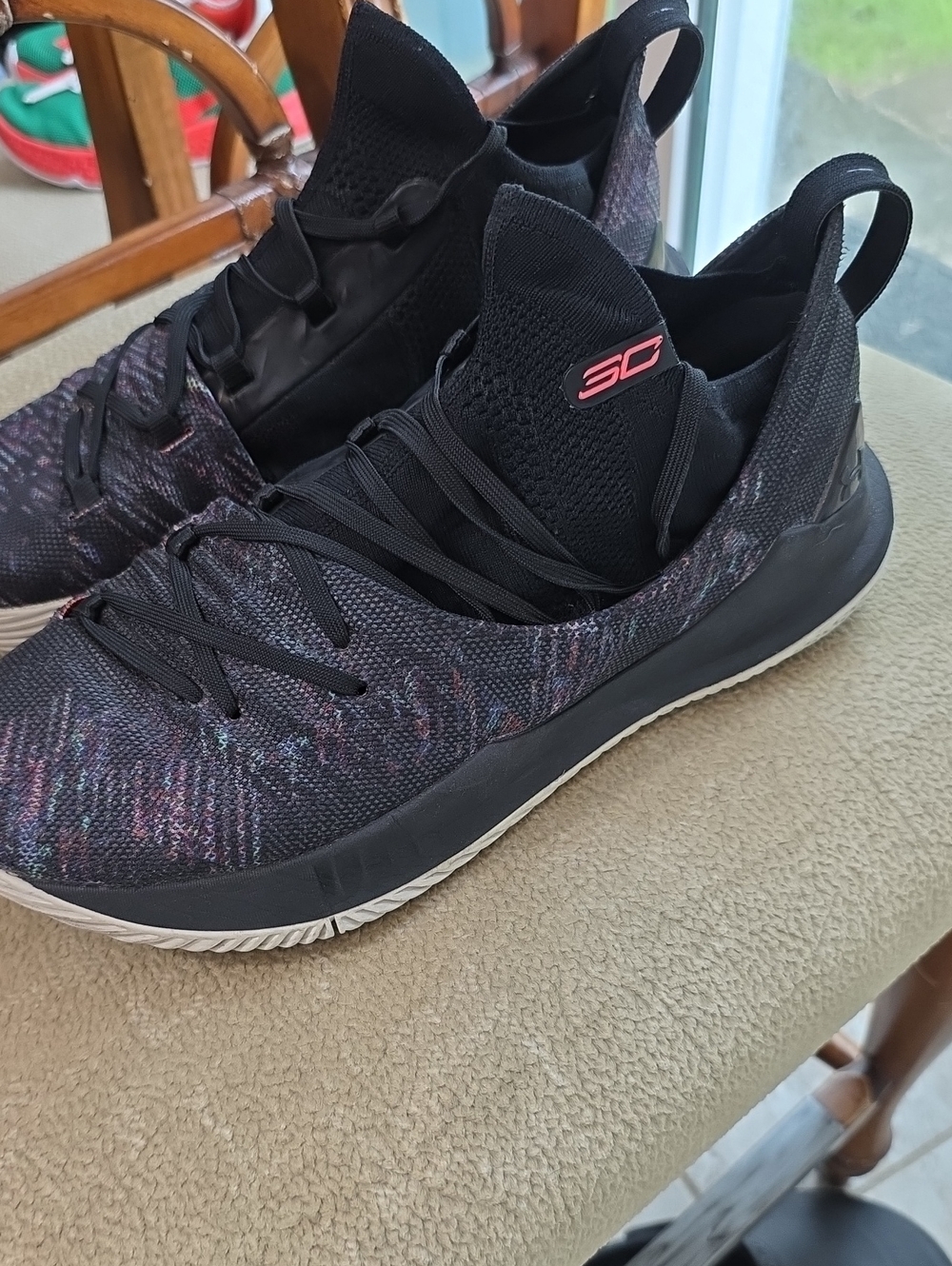 Under Armour Curry 5 Basketball Shoes with Multicolor Speckle Item#1020